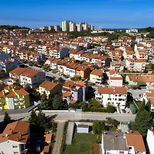 Vratovic Appartamento Pola